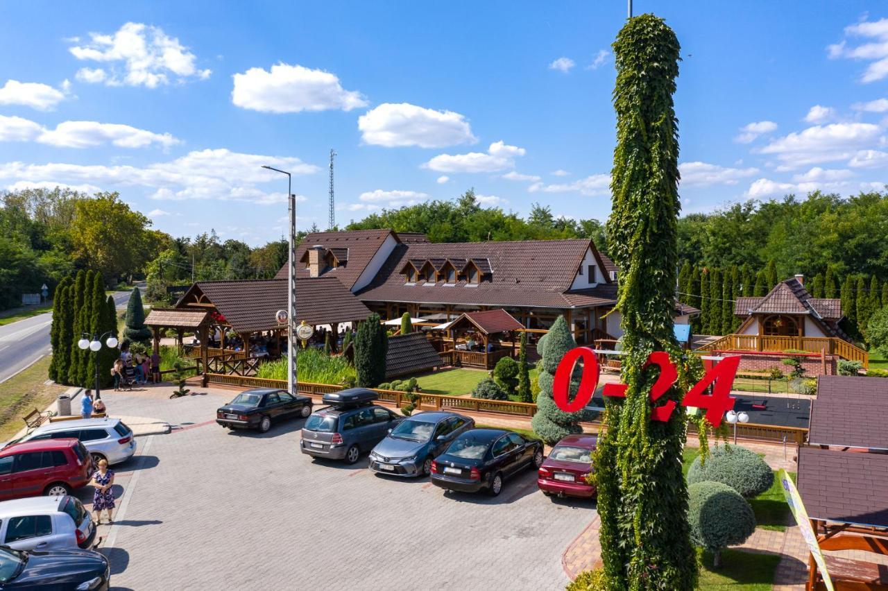 Csalanosi Vendeghaz Hotel Kecskemet Ngoại thất bức ảnh