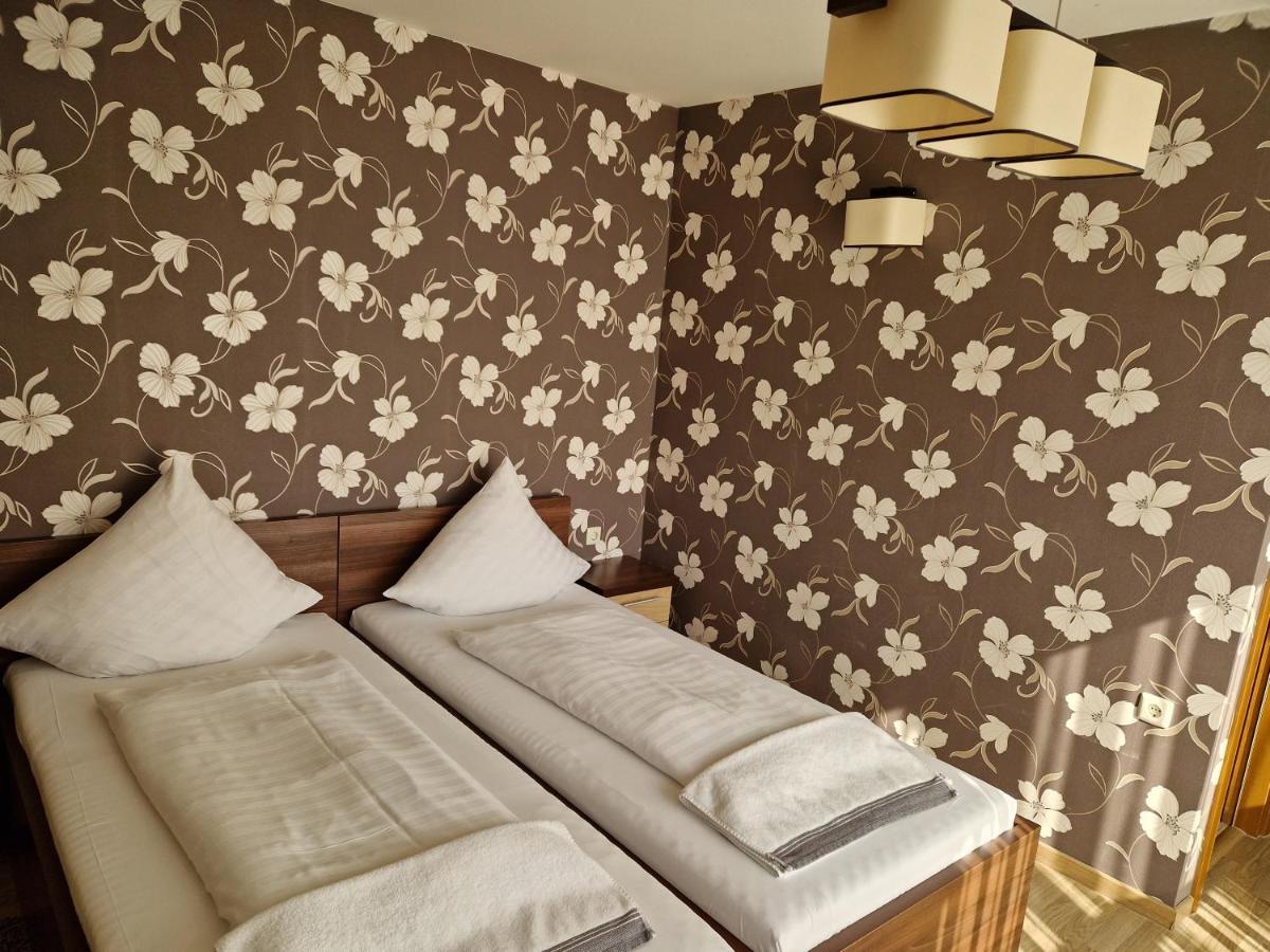 Csalanosi Vendeghaz Hotel Kecskemet Ngoại thất bức ảnh
