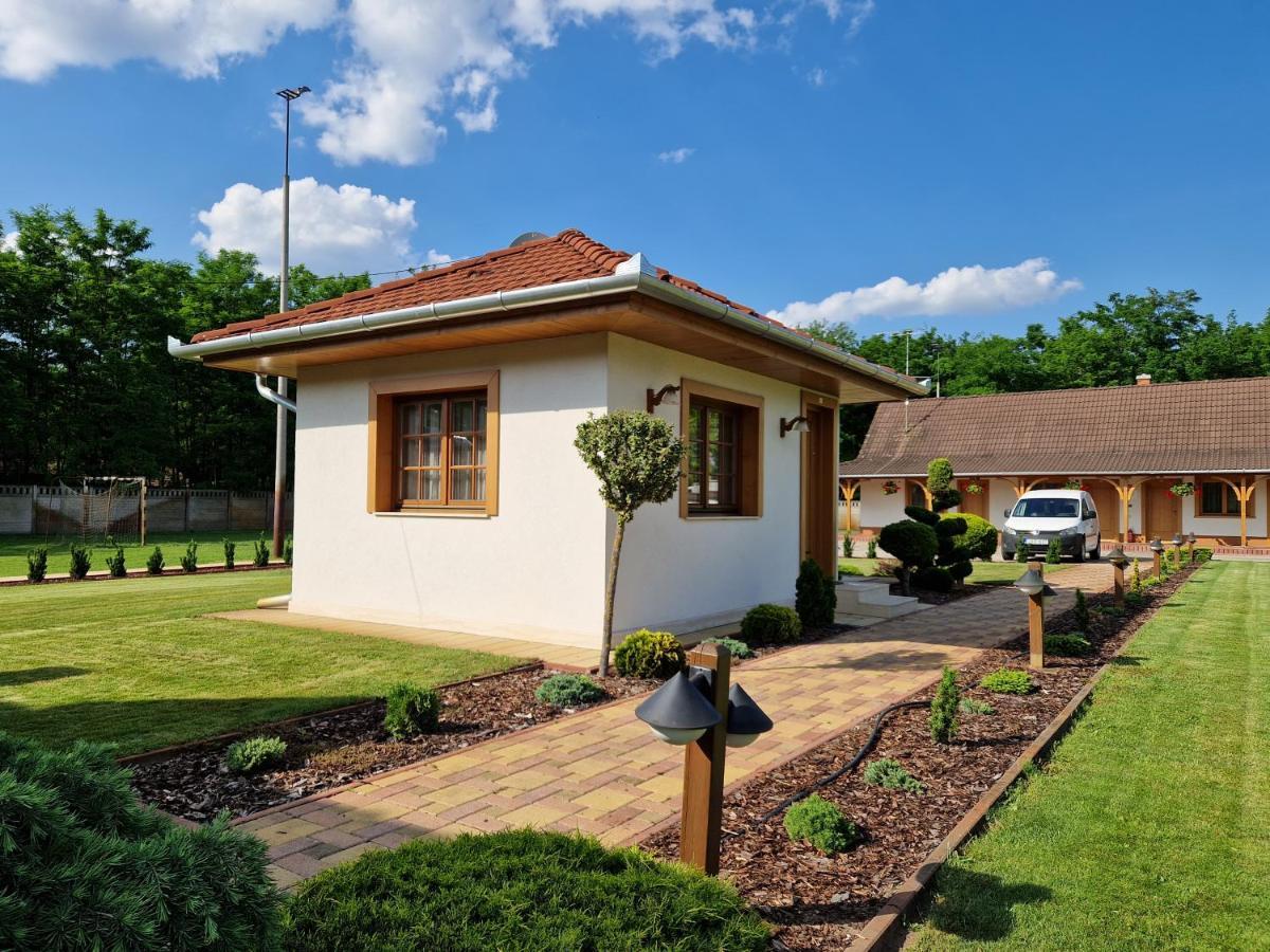 Csalanosi Vendeghaz Hotel Kecskemet Ngoại thất bức ảnh